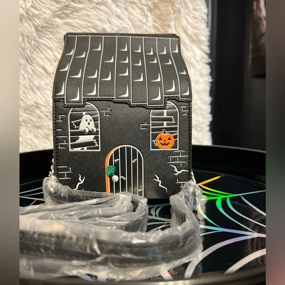 🎃🖤👻BNWOT-MAD ENGINE VIRAL HALLOWEEN SUPER CUTE HAUNTED HOUSE CROSSBODY 🎃🖤👻